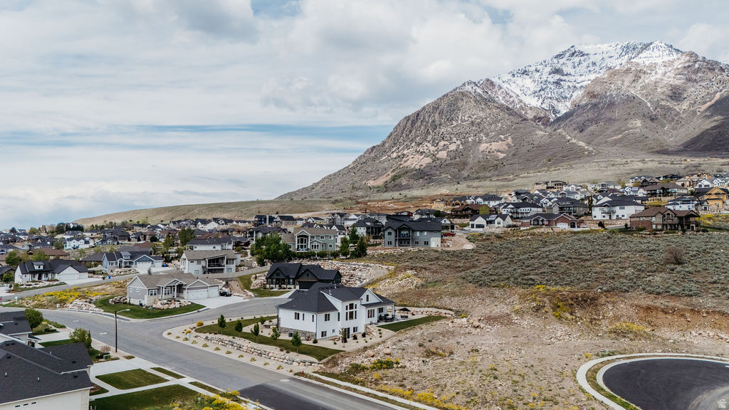 NORTH OAKS COVE - Residential