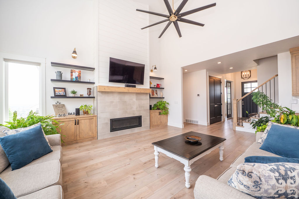 NORTH OAKS COVE - Residential
