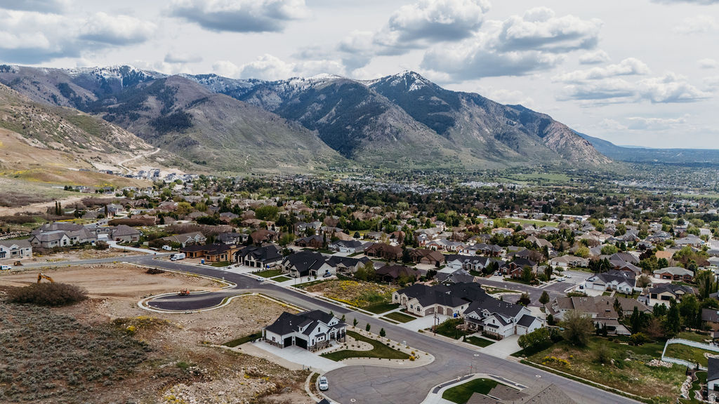 NORTH OAKS COVE - Residential