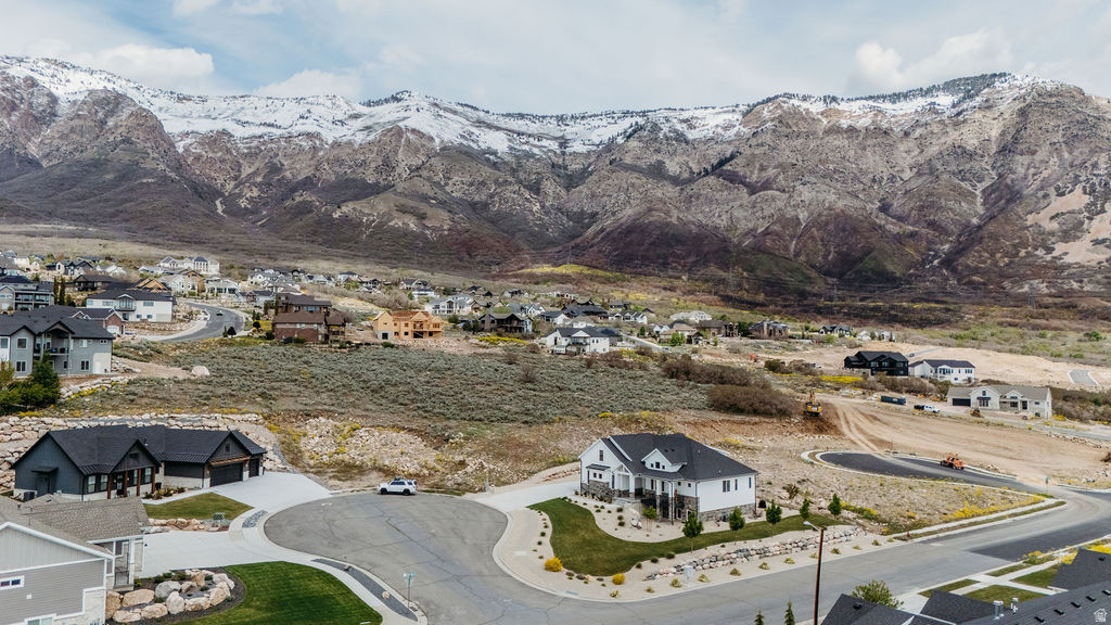 NORTH OAKS COVE - Residential