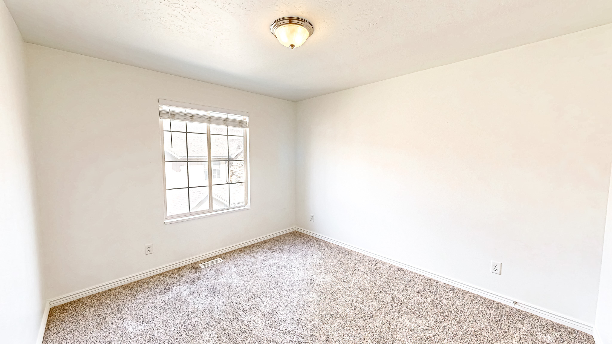 WHISPERING WILLOW - Residential