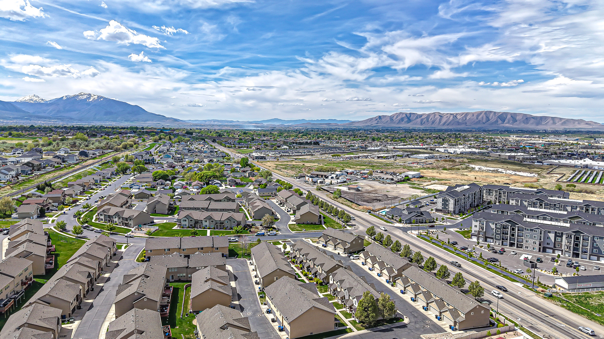 WHISPERING WILLOW - Residential