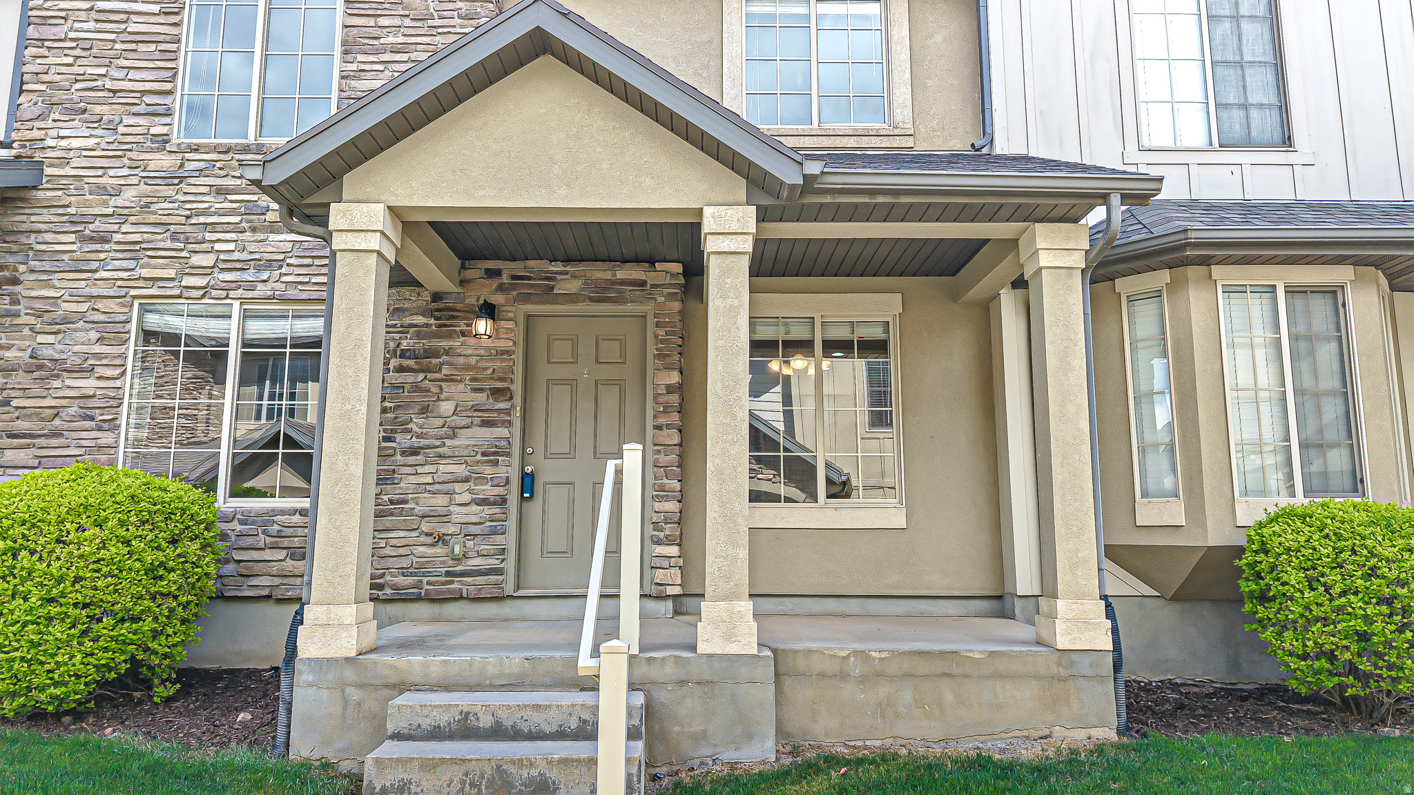 WHISPERING WILLOW - Residential