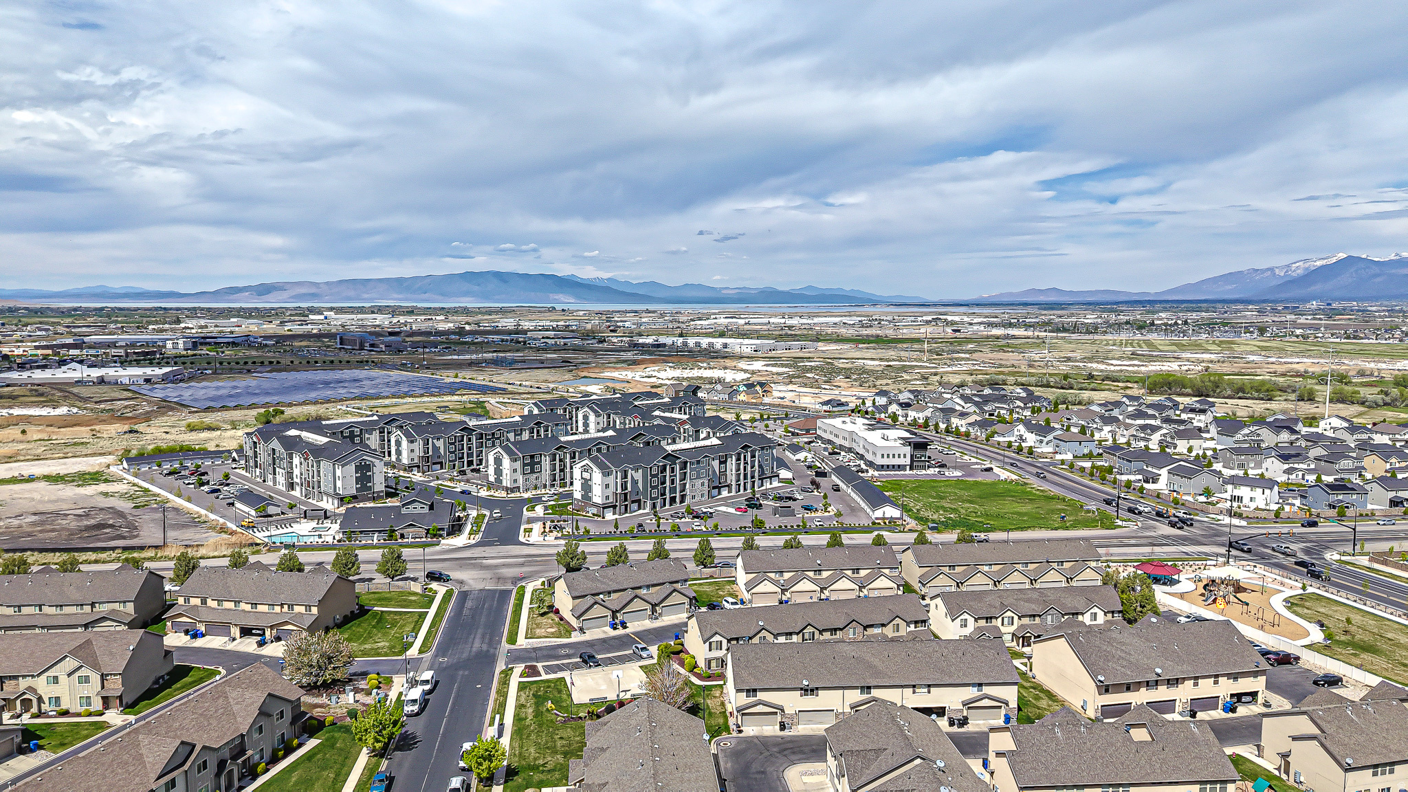 WHISPERING WILLOW - Residential