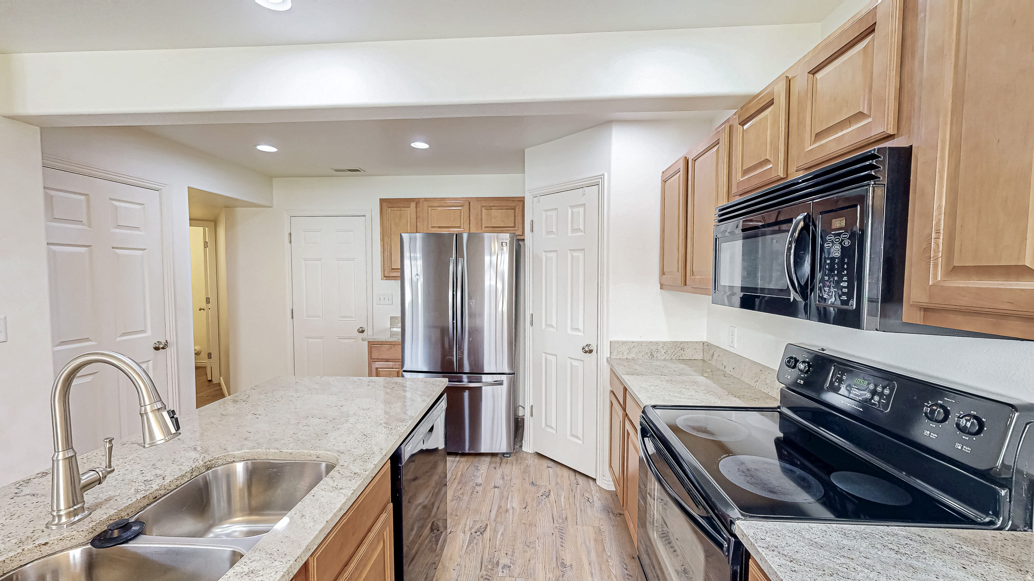 WHISPERING WILLOW - Residential