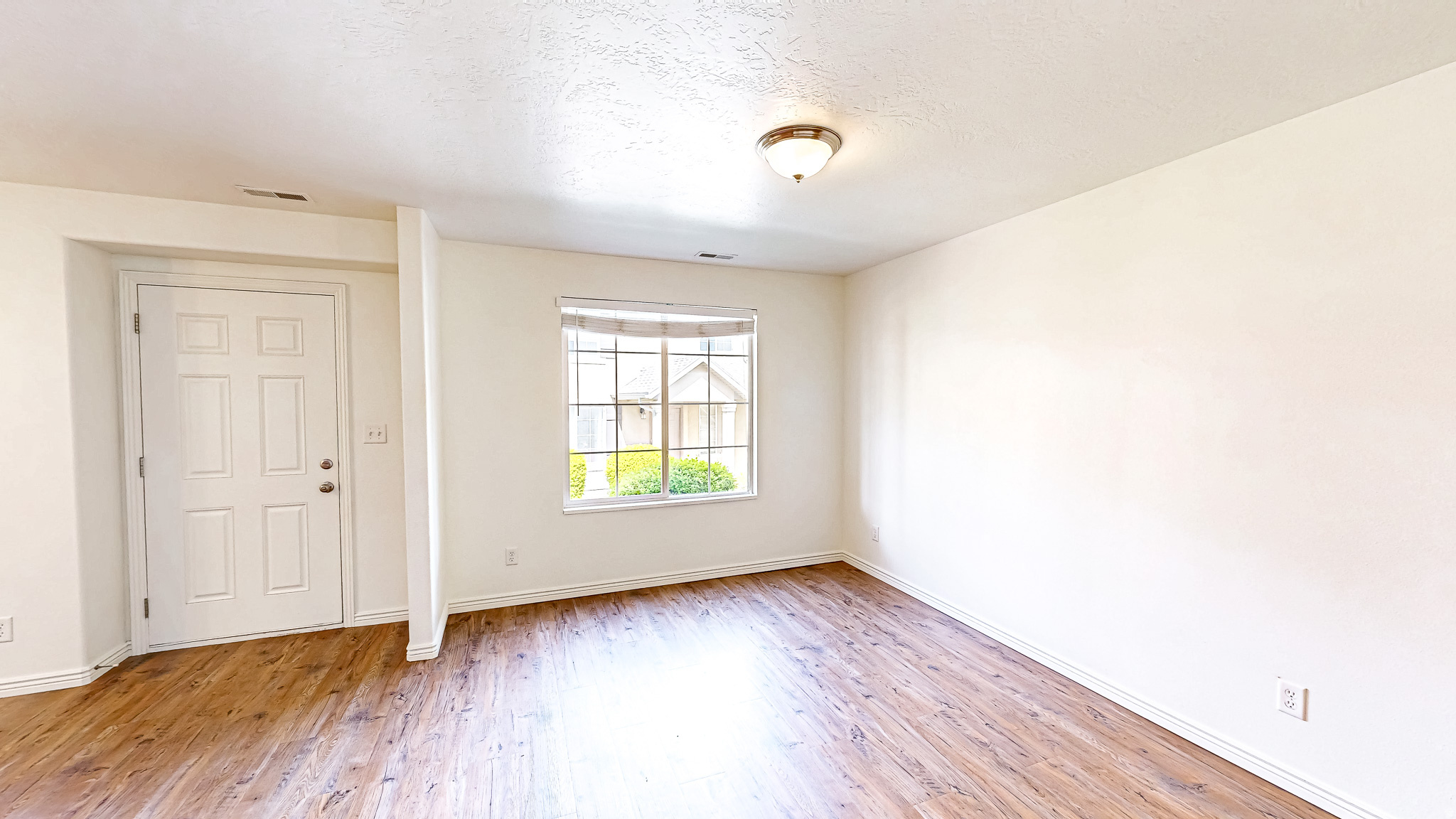 WHISPERING WILLOW - Residential