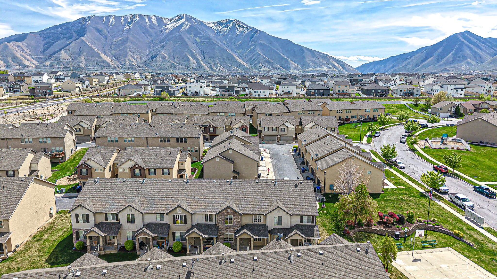 WHISPERING WILLOW - Residential