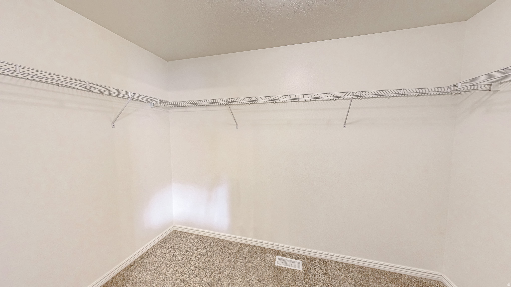 WHISPERING WILLOW - Residential