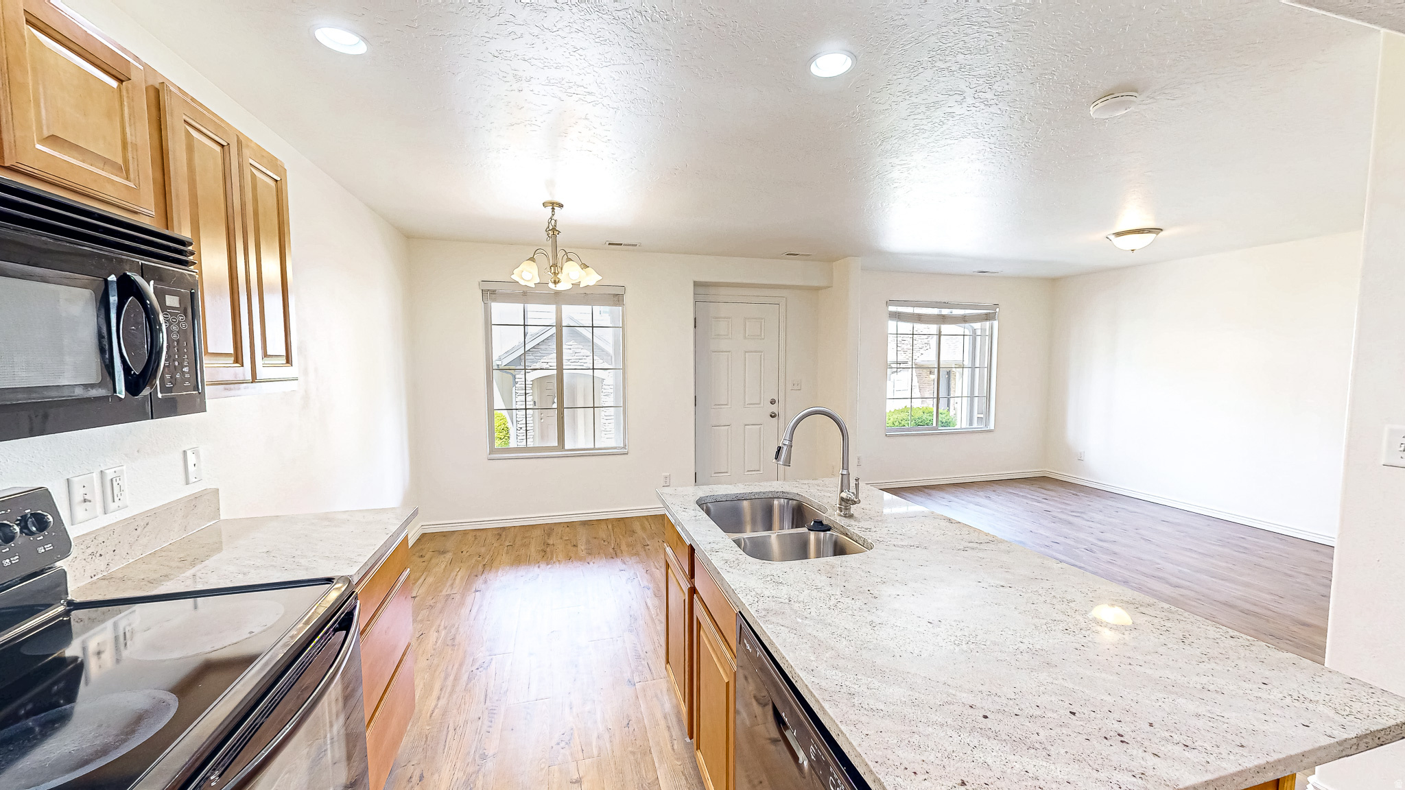 WHISPERING WILLOW - Residential