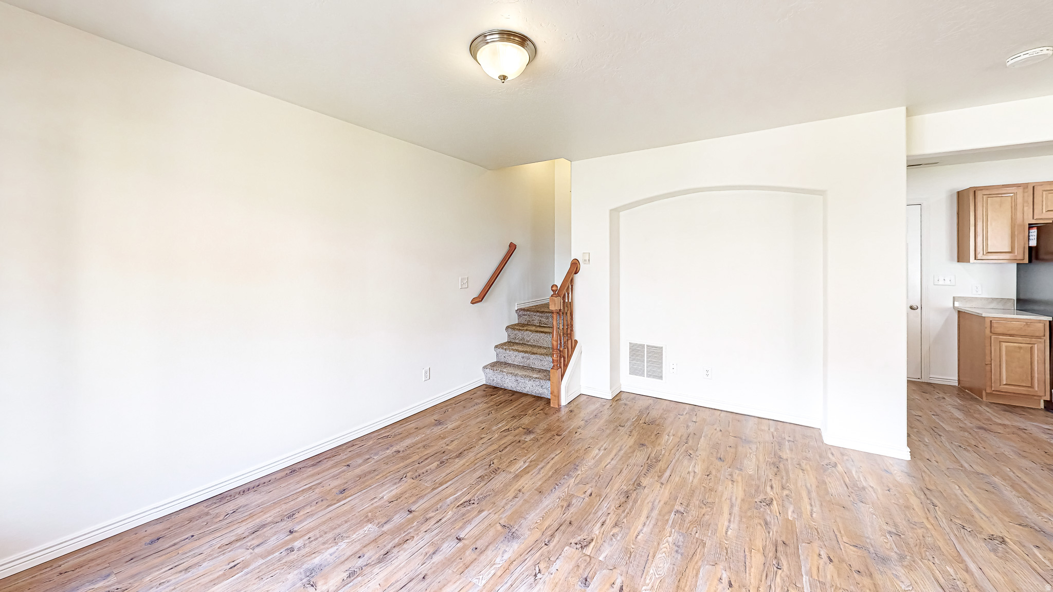 WHISPERING WILLOW - Residential