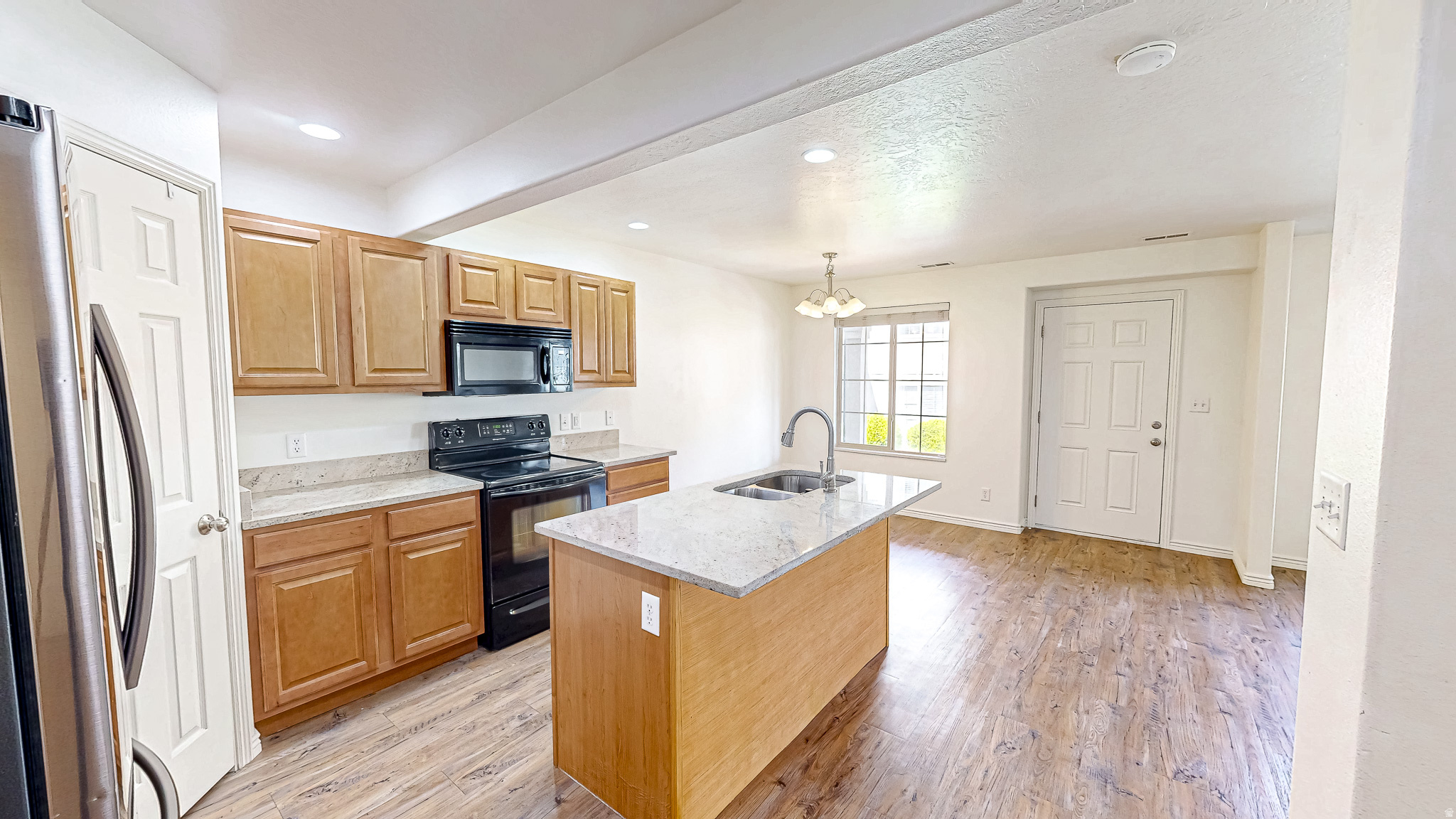 WHISPERING WILLOW - Residential