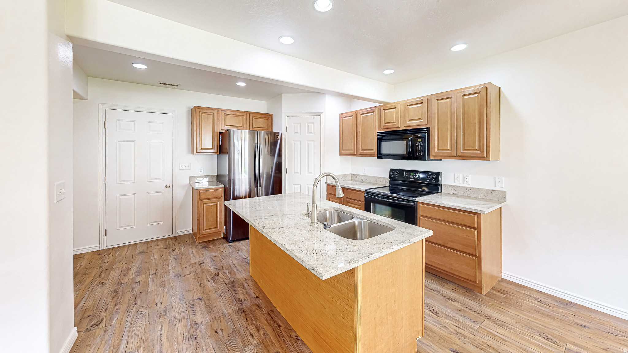 WHISPERING WILLOW - Residential