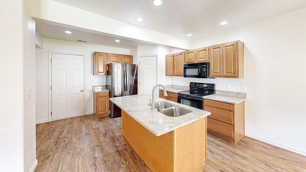 Photo of 1277 N WILLOW WAY, Spanish Fork, UT 84660 (MLS # 2150168)