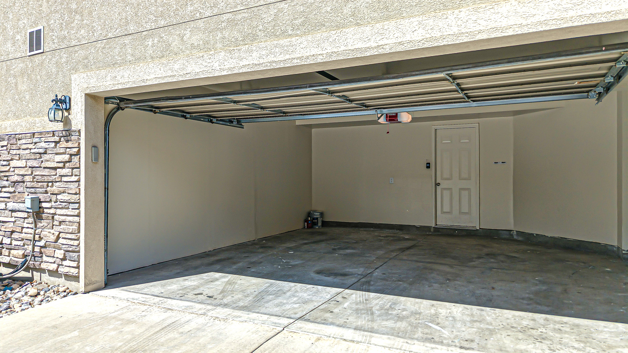 WHISPERING WILLOW - Residential