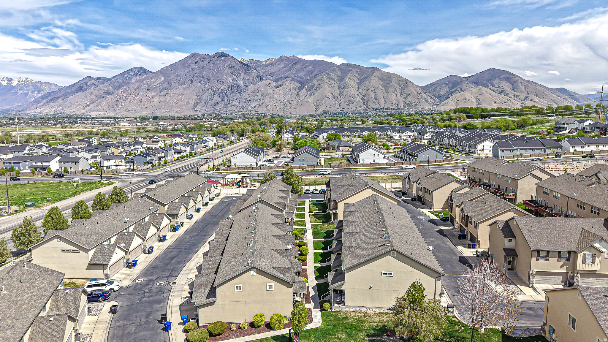 WHISPERING WILLOW - Residential