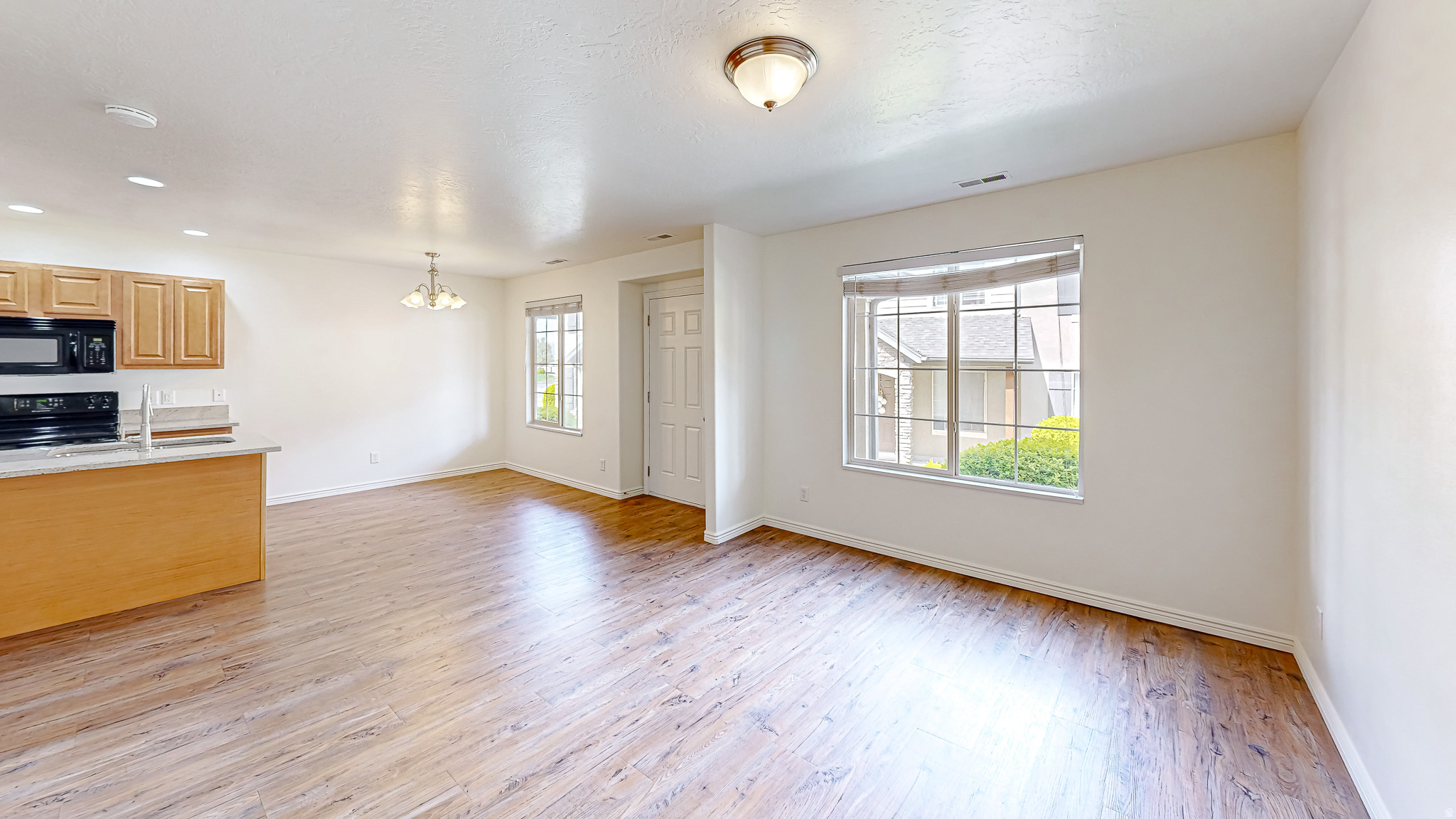 WHISPERING WILLOW - Residential