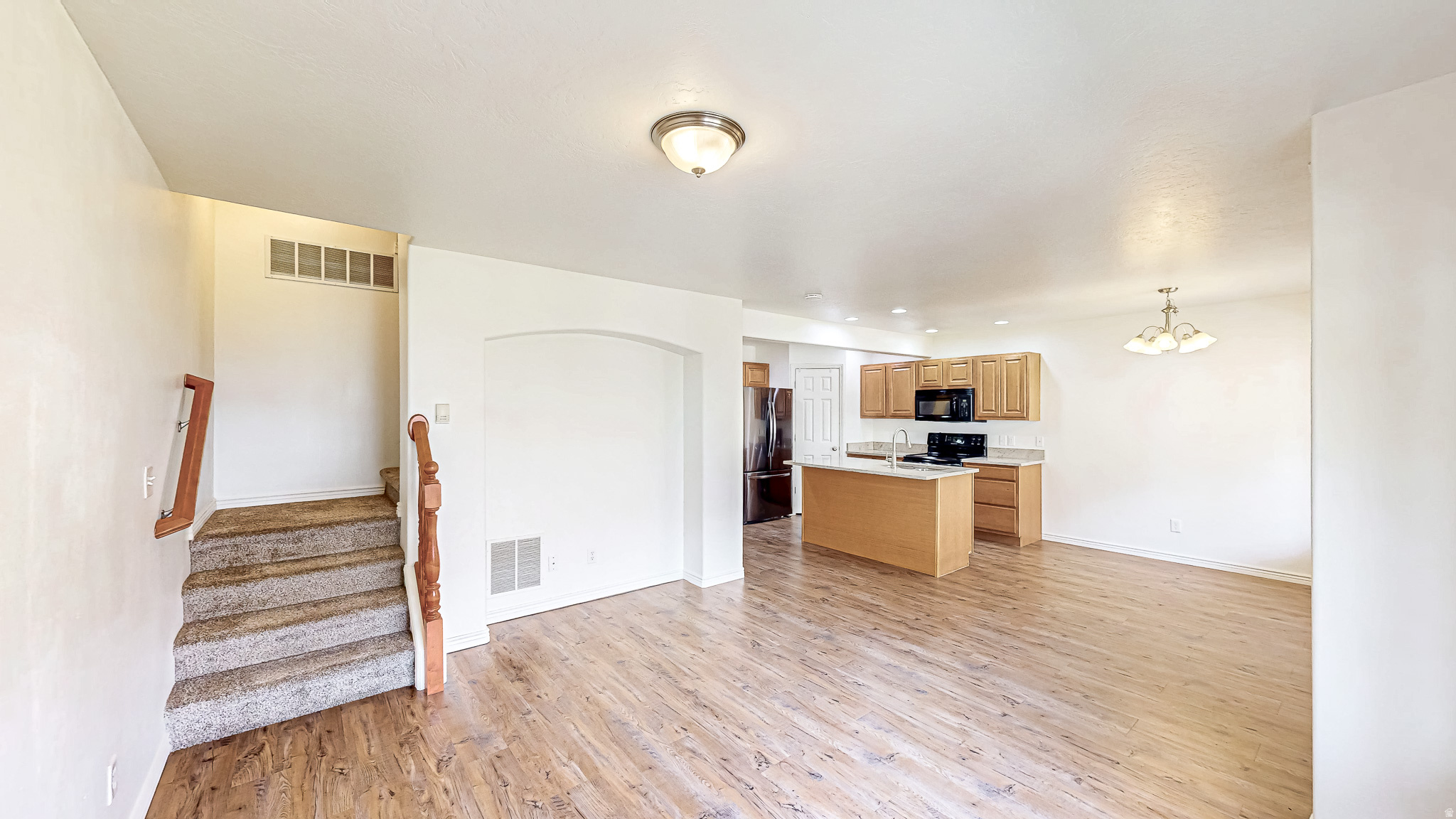 WHISPERING WILLOW - Residential