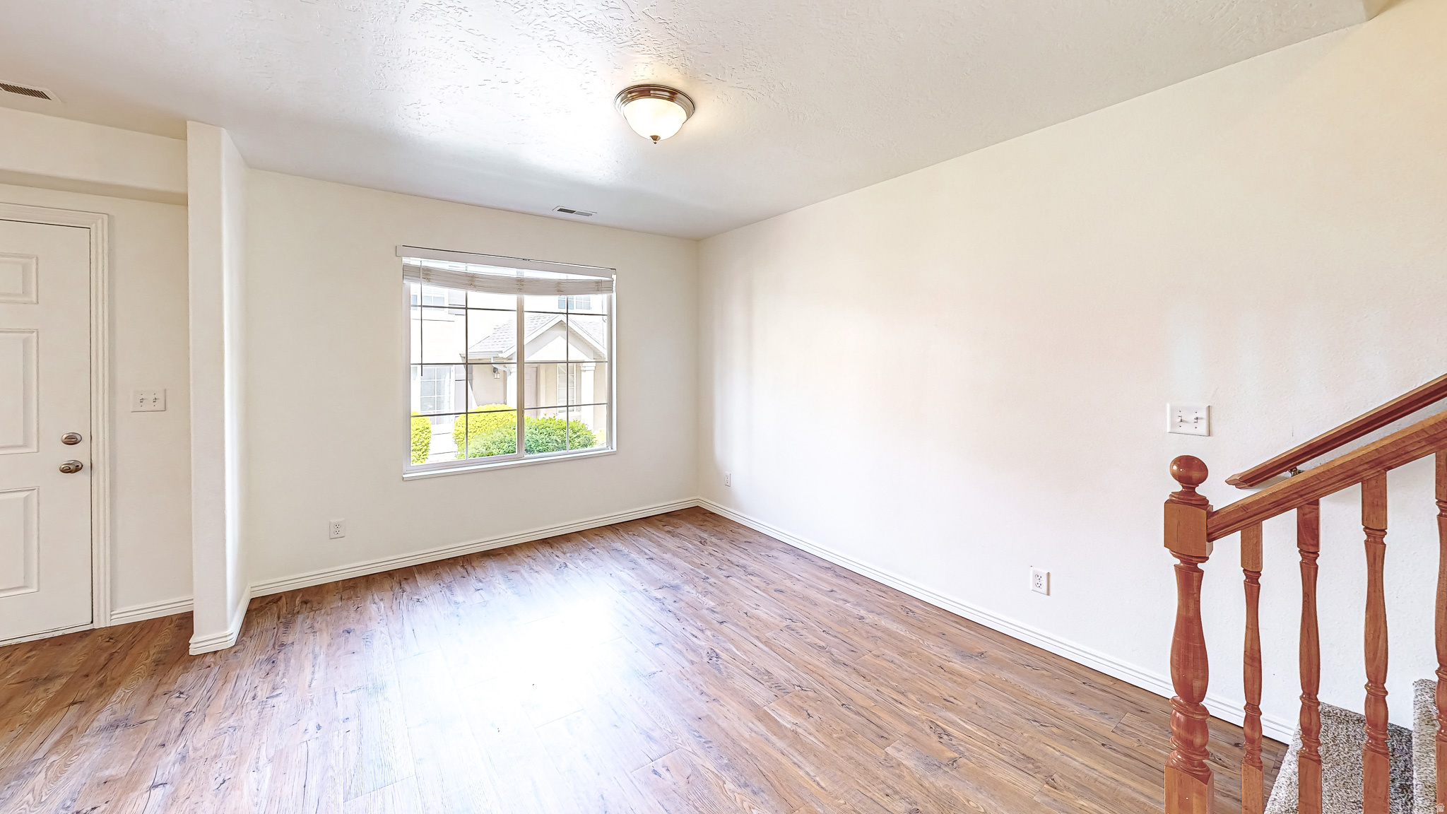 WHISPERING WILLOW - Residential