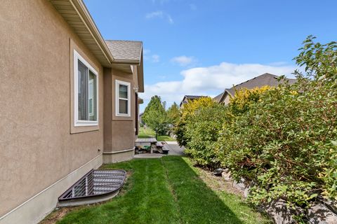 Tiny photo for 4084 W SHINNECOCK, Cedar Hills, UT 84062 (MLS # 2109358)