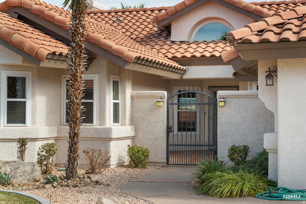 Photo of 439 W BUNKER CIR, Saint George, UT 84770 (MLS # 2138811)