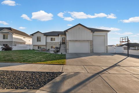 Tiny photo for 1023 W 3350 N, Pleasant View, UT 84414 (MLS # 2117332)