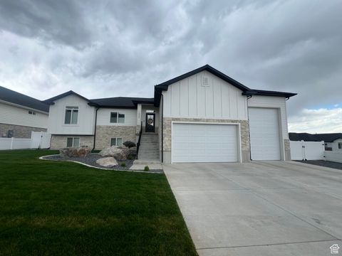 Tiny photo for 1023 W 3350 N, Pleasant View, UT 84414 (MLS # 2117332)