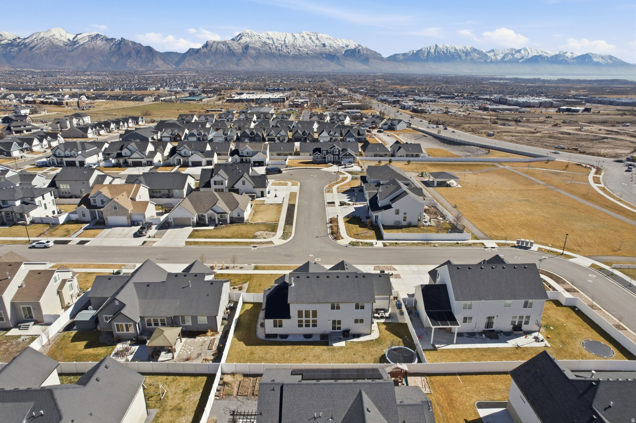 ARCADIA SPRINGS - Residential