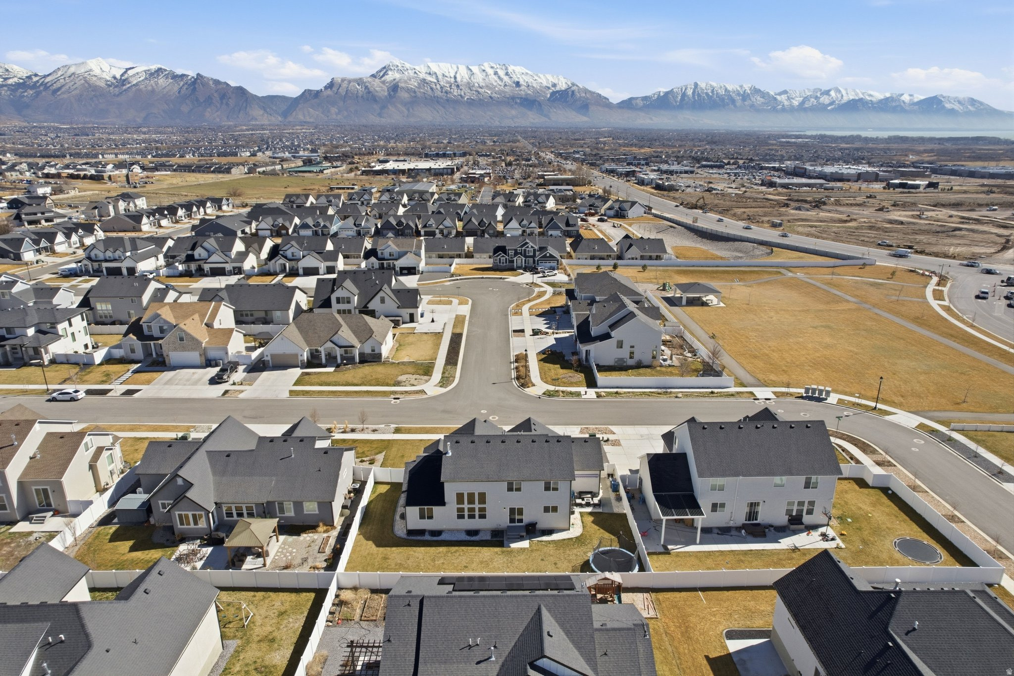 ARCADIA SPRINGS - Residential