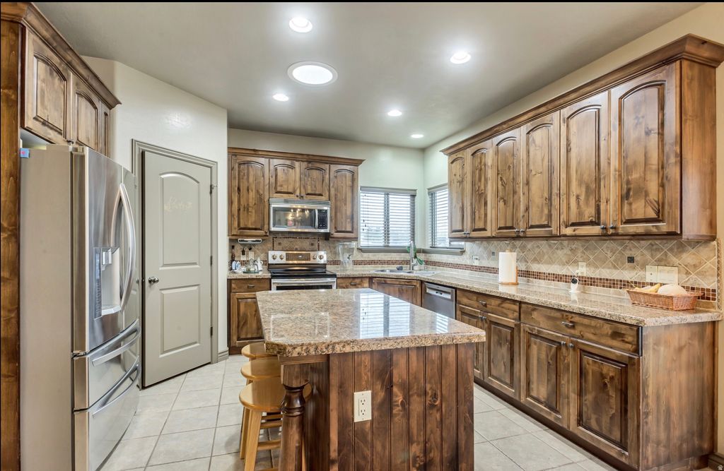 Photo of 5612 W HIGH SPIRIT CT S, Herriman, UT 84096 (MLS # 2146564)