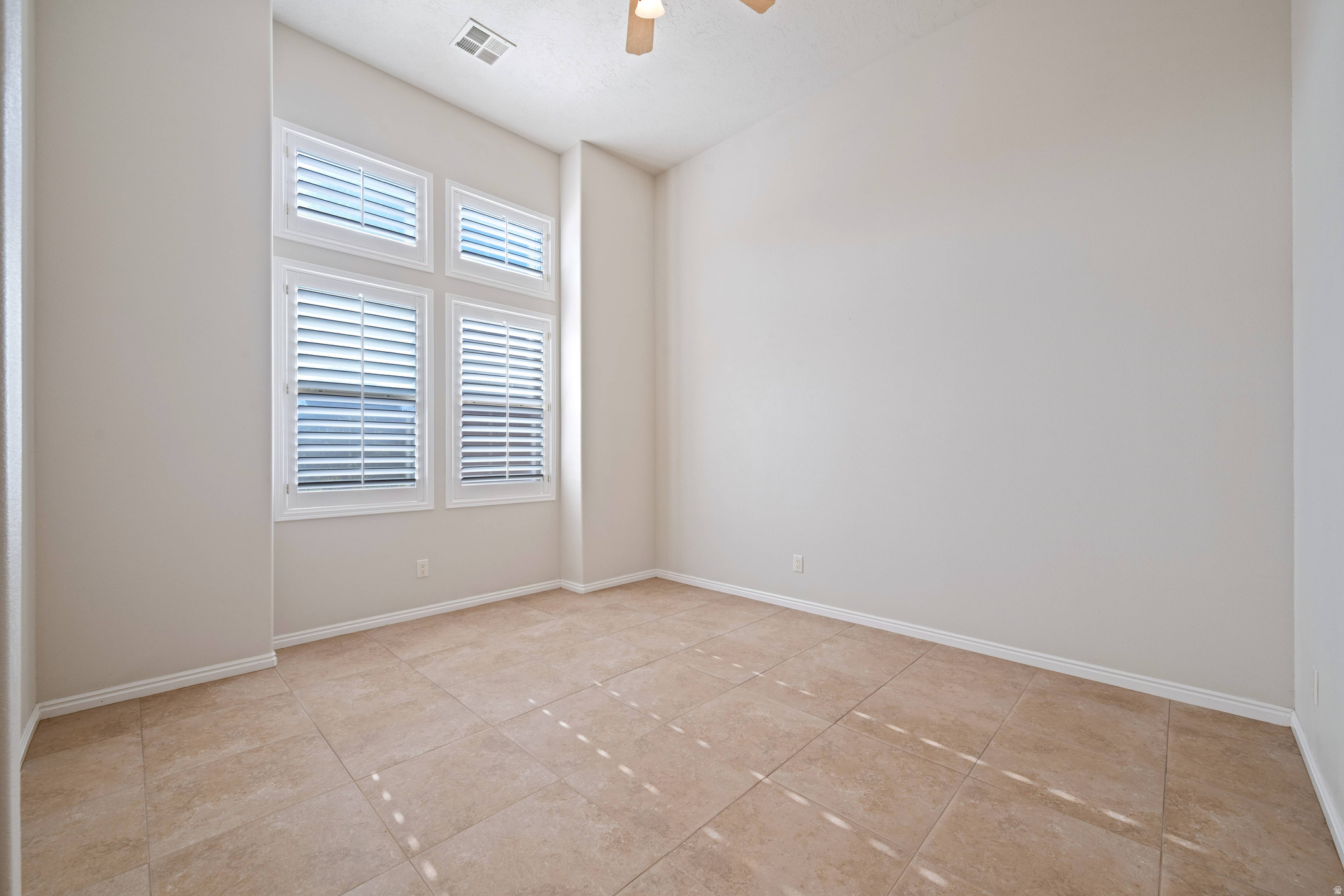 PADRE CANYON EST 5 - Residential