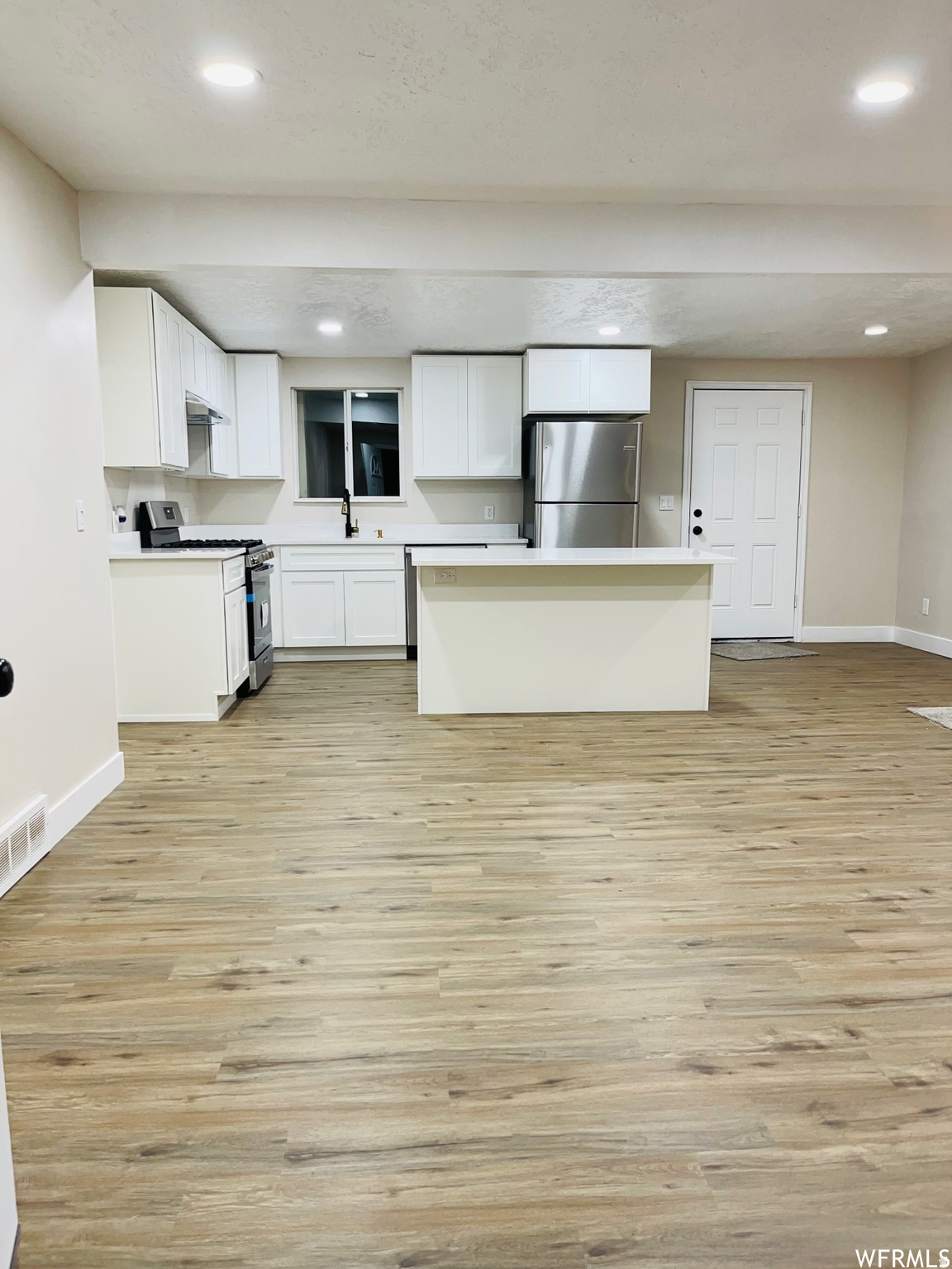 ANGLE VIEW S - Residential