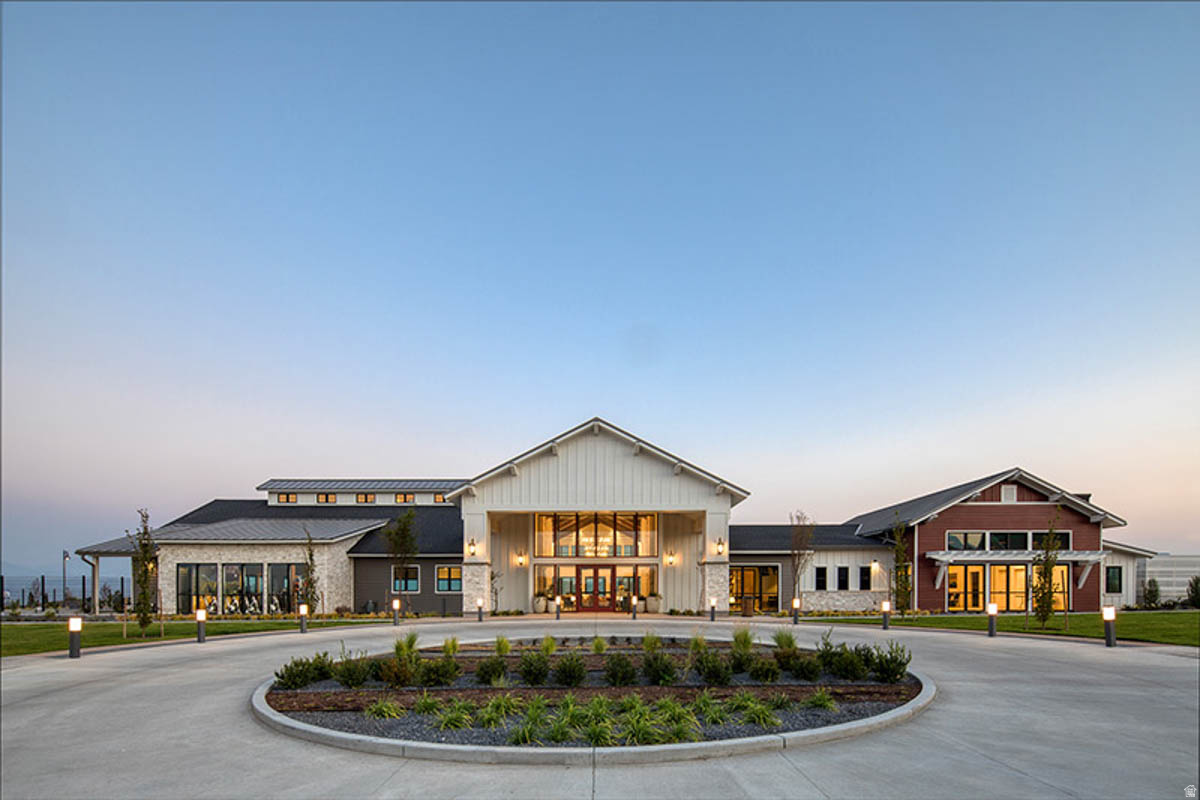 DAYBREAK SPRINGHOUSE - Residential