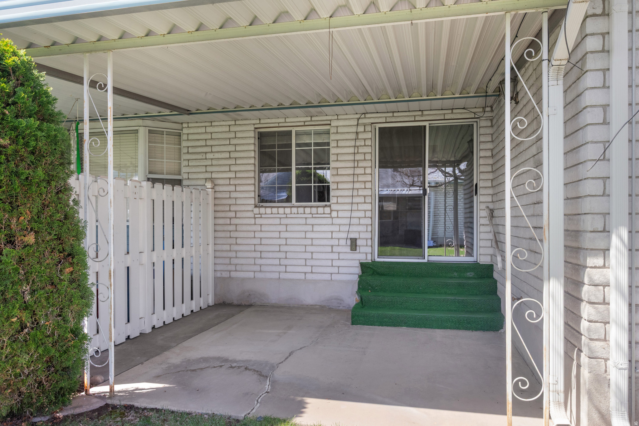 LAKECREST - Residential Income