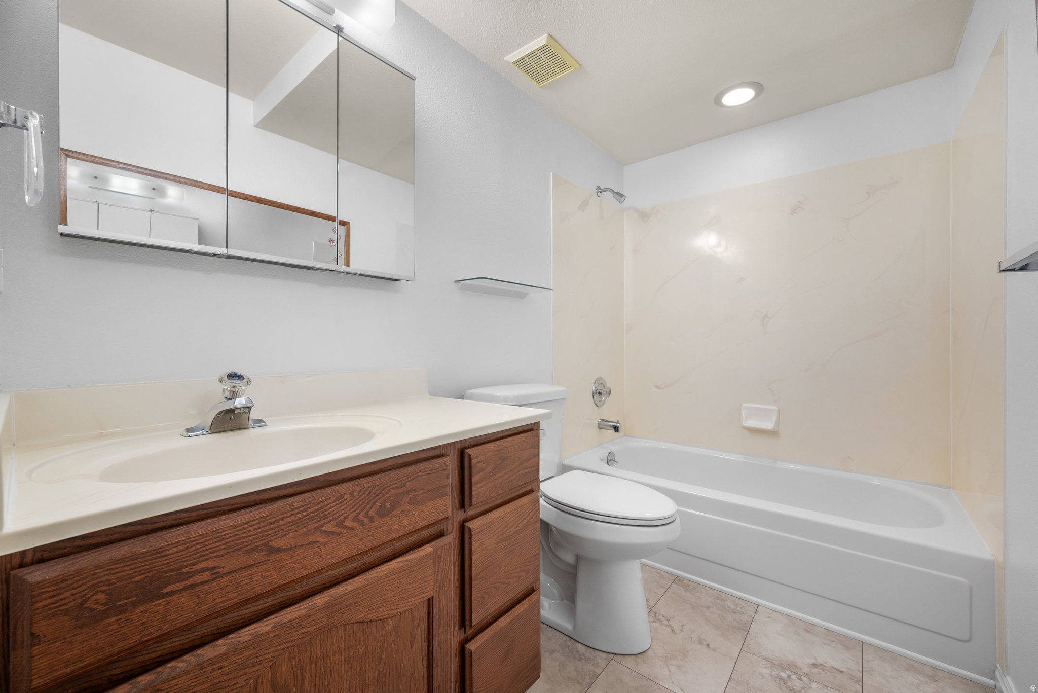 LAKECREST - Residential Income