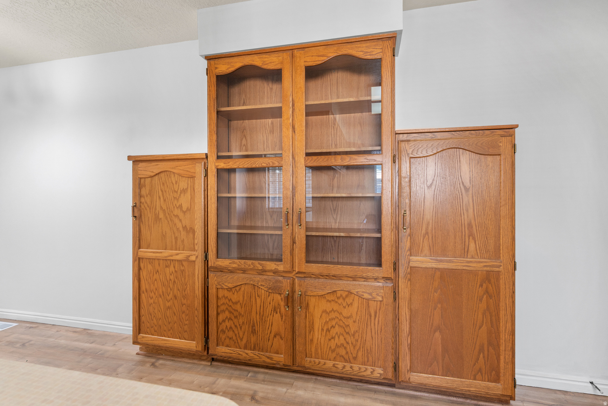 LAKECREST - Residential Income