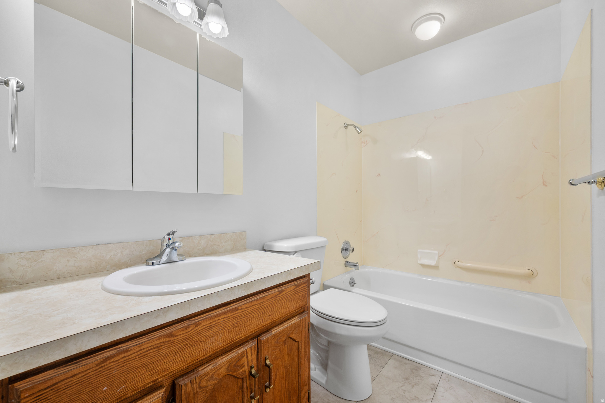 LAKECREST - Residential Income