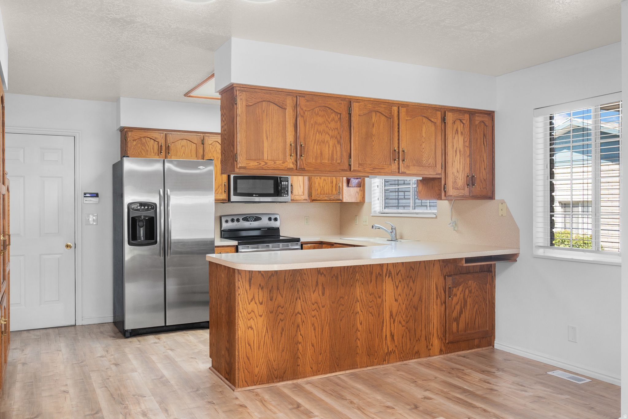 LAKECREST - Residential Income