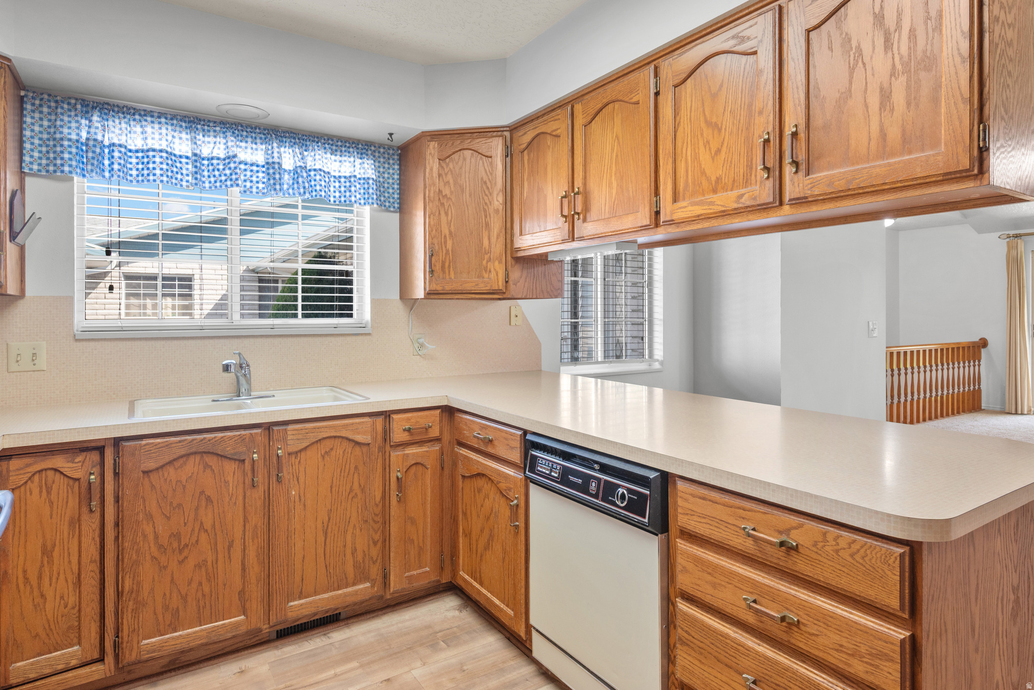 LAKECREST - Residential Income