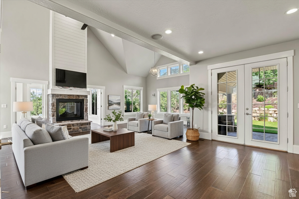 COUNTRY VIEW - Residential