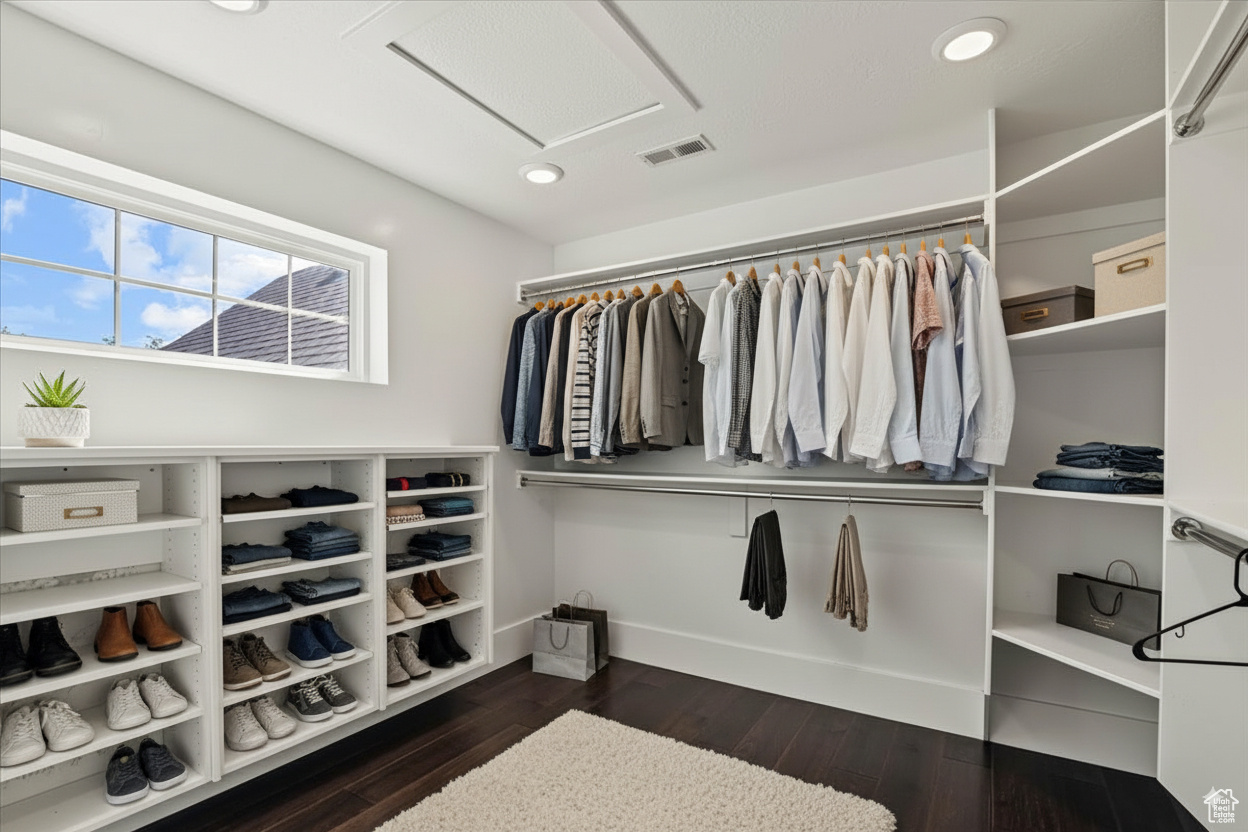 COUNTRY VIEW - Residential