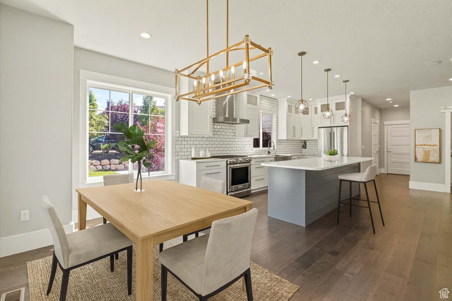 COUNTRY VIEW - Residential