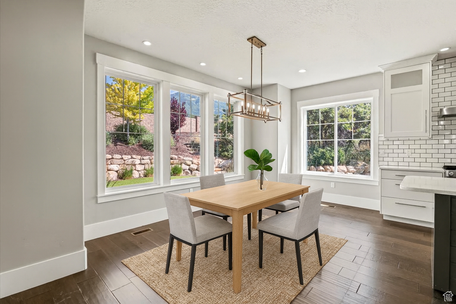 COUNTRY VIEW - Residential