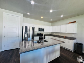 THOROUGHBRED CROSSING - Residential