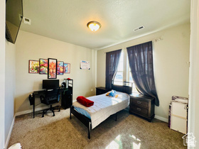 THOROUGHBRED CROSSING - Residential