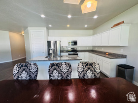 THOROUGHBRED CROSSING - Residential