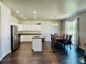 THOROUGHBRED CROSSING - Residential