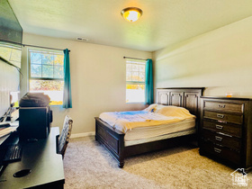 THOROUGHBRED CROSSING - Residential