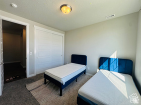 THOROUGHBRED CROSSING - Residential