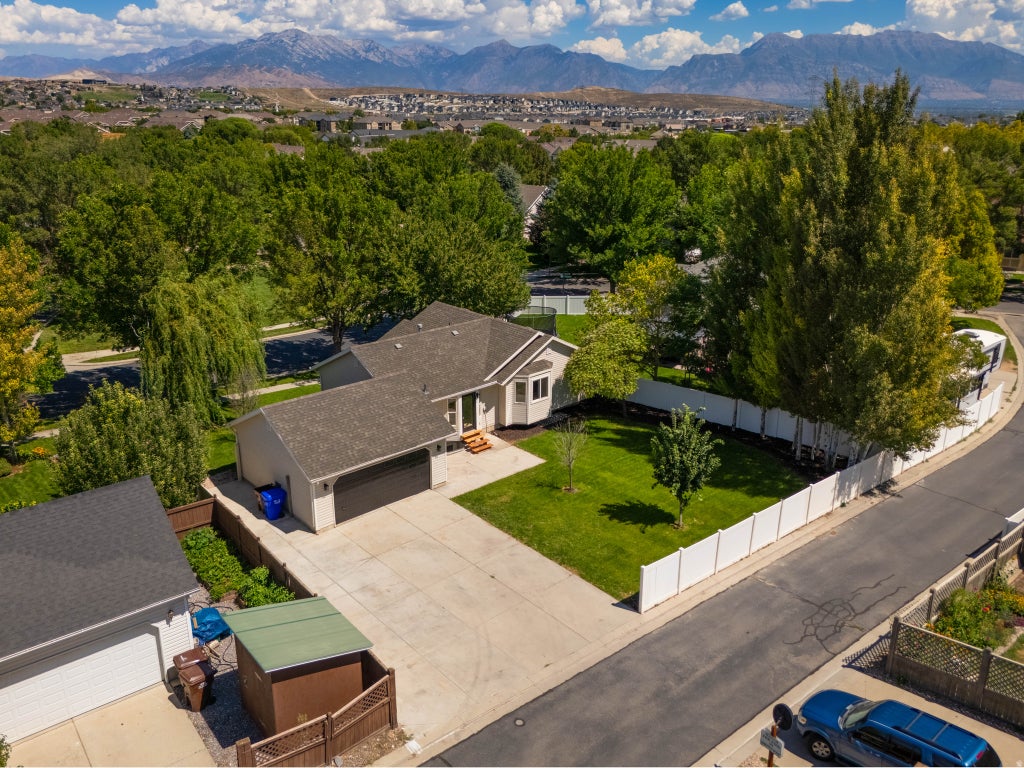 Photo of 3304 E SPARROWHAWK CIR, Eagle Mountain, UT 84005 (MLS # 2182184)