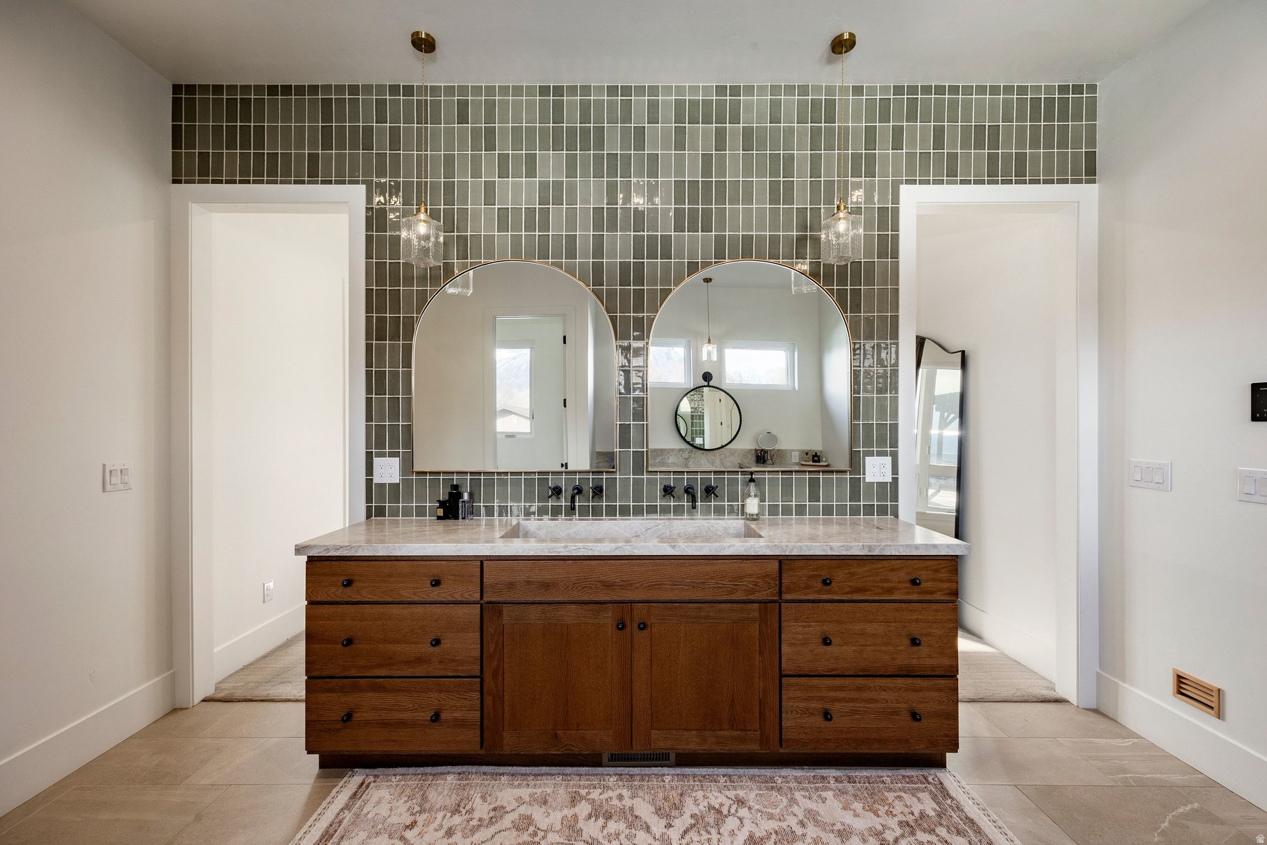 HHC HIGHLAND - Residential